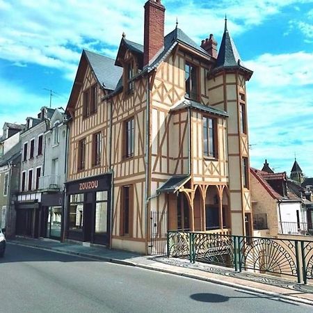 Logis Hotel La Maison A Pan De Bois Vierzon Exterior photo
